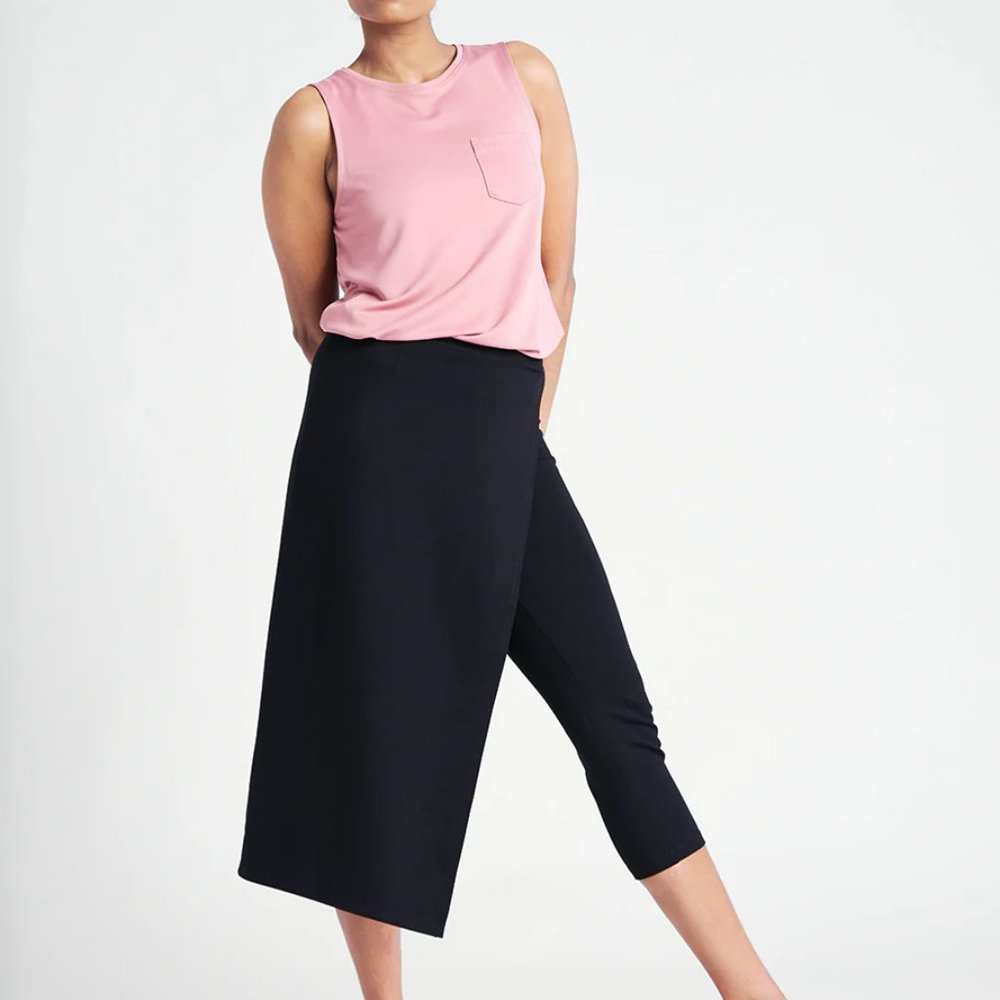 Betabrand black half skirt leggings EUC
